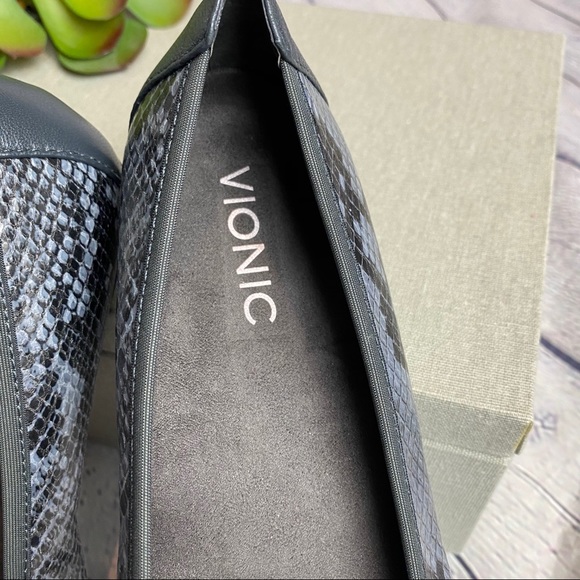 Vionic Spark Minna Snakeskin Ballet Flats - Picture 10 of 10